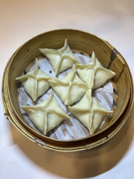 Steamed Dumpling Stuffed with Chicken and Celery 芹菜雞肉蒸餃